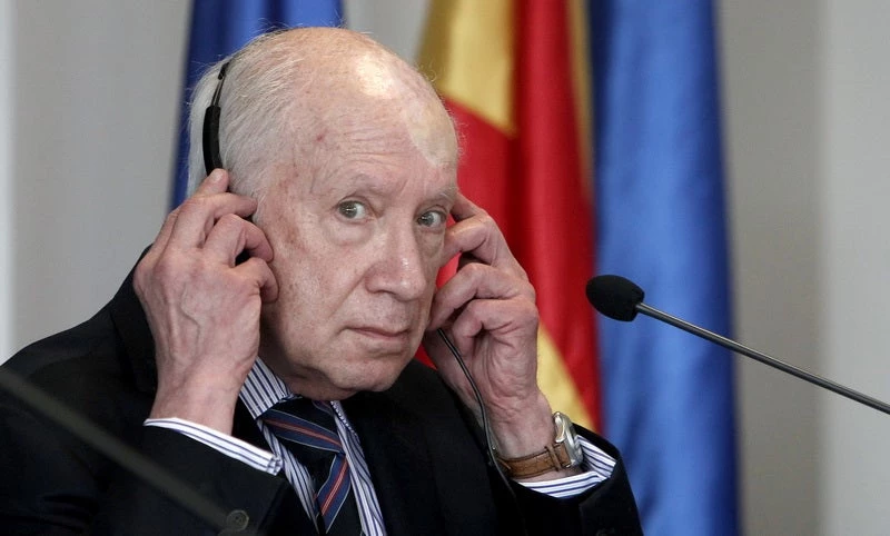 Εδώ τελειώνουν όλα – Νίμιτς «καρφώνει» Κοτζιά – «Δεν συζητάμε για αλλαγή Συντάγματος των Σκοπίων» – «Μακεδόνες οι Σκοπιανοί!»